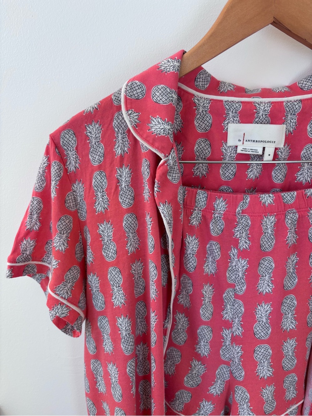 ANTHROPOLOGIE Pineapple Print white and Coral Pyjamas, Sz M. - Picture 2 of 12
